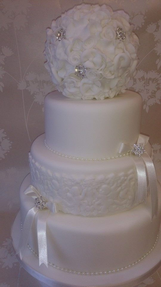 Angelicelegancewhitediamanteweddingcake.jpg