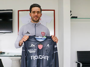 LUIS FERNANDO QUINTANA LLEGA A LOS RAYOS DEL NECAXA.