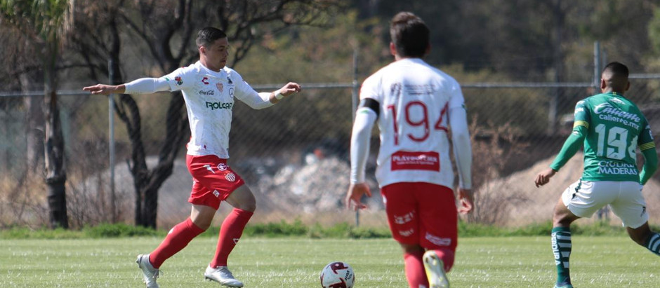 LAS FUERZAS BÁSICAS DE NECAXA DIVIDEN EN SUS ENFRENTAMIENTOS CONTRA EL LEON.