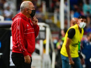 EL EQUIPO ESTA MEJORANDO POCO A POCO: MEMO VÁZQUEZ.