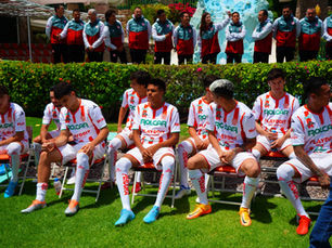 CLUB NECAXA SE TOMA LA FOTO OFICIAL DEL TORNEO APERTURA 2022.