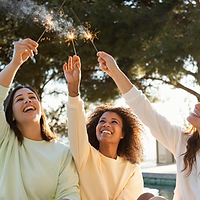 Femmes feu artifice.png