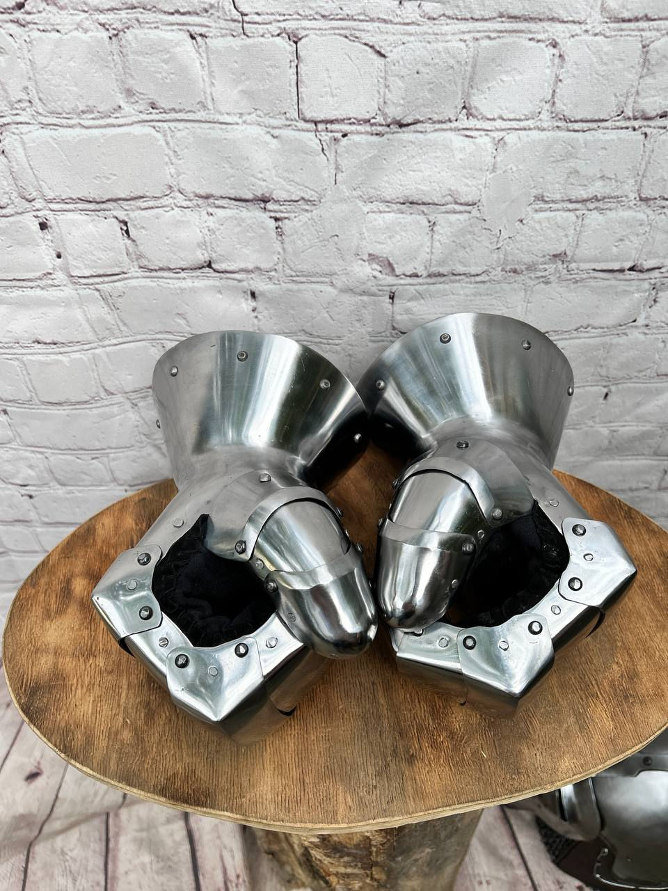 Thumbnail: Gauntlet type 2 