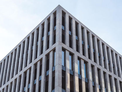 Bâtiment tertiaire, photo de Evgeny Ignatik de Pixabay