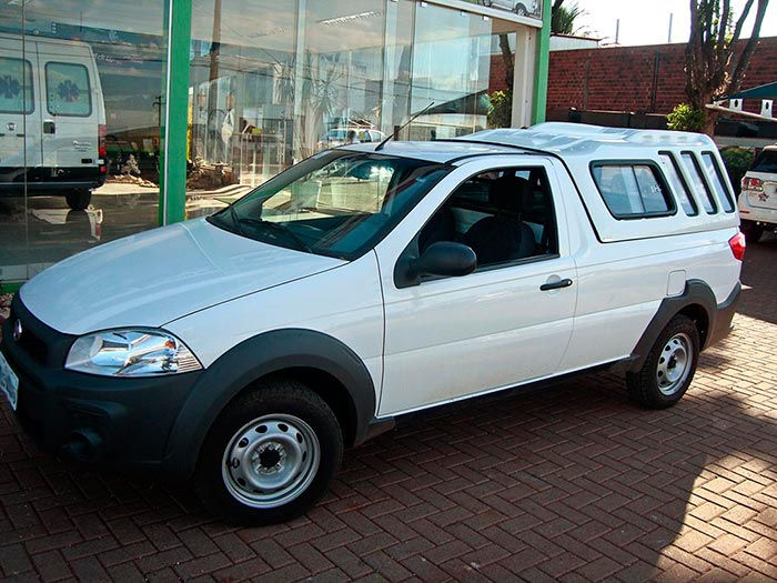 Miniatura: Capota de Fibra para Fiat Strada