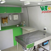 castramovel-consultorio-veterinario-movel002.jpeg