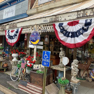 Journeys of Discovery: Bell Buckle, Tennessee and the RC Cola Moon Pie Festival