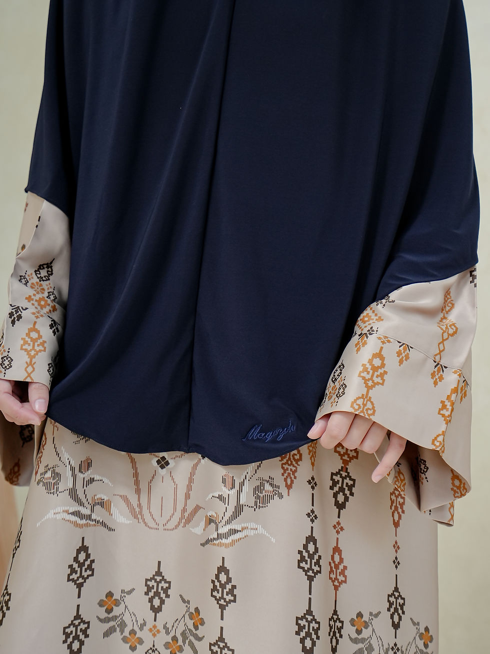 Thumbnail: Hayaa Everyday Khimar in Navy