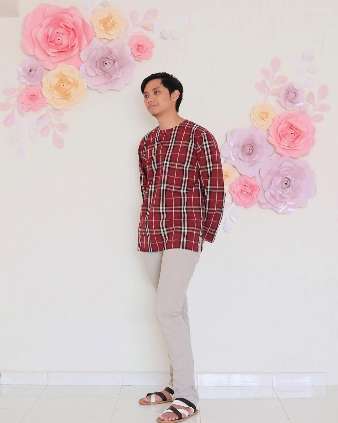 Rayhan Kurung Top in Maroon