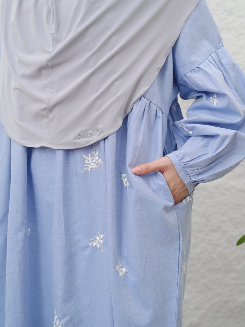 Thumbnail: Willow Linen Midi Dress in Periwinkle