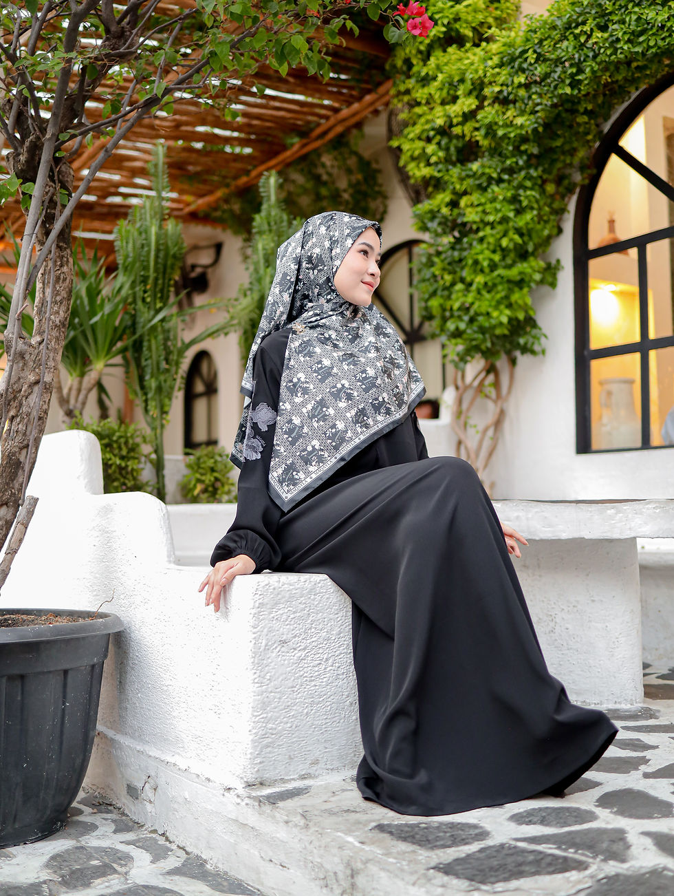 Thumbnail: Serena Basic Abaya in Charcoal