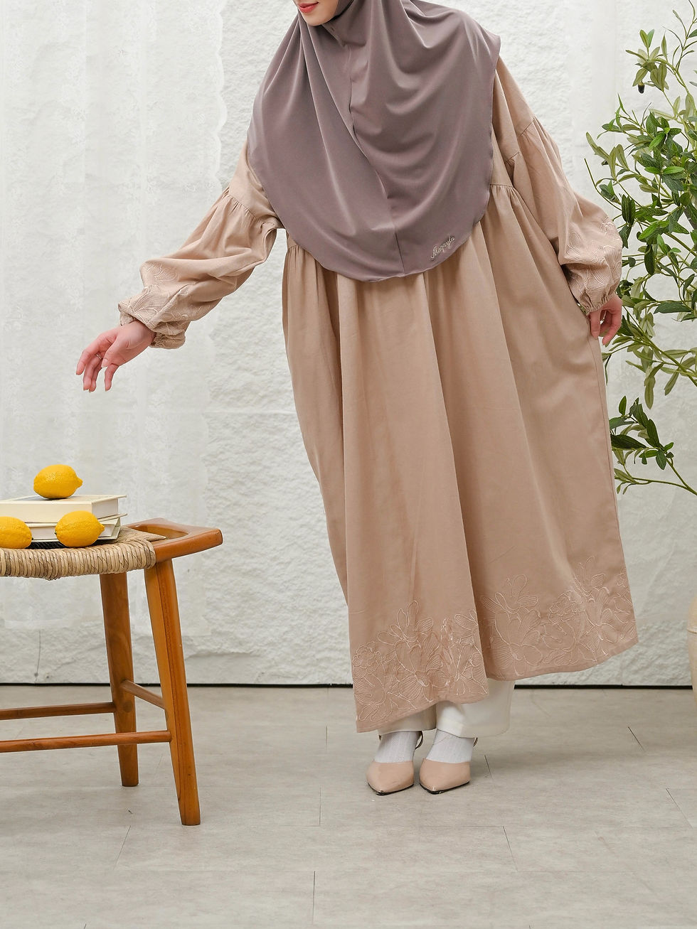 Thumbnail: Willow Linen Midi Dress in Oatmilk