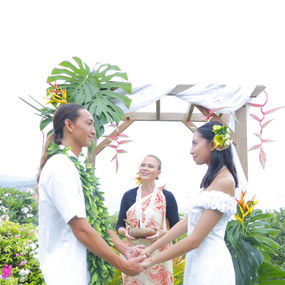 Hawaiian Dress Code for Ladies | Lidia Hawaii Dress Rentals | United States Hawaiian Dress Code for Ladies | Lidia Hawaii Dress Rentals | United States