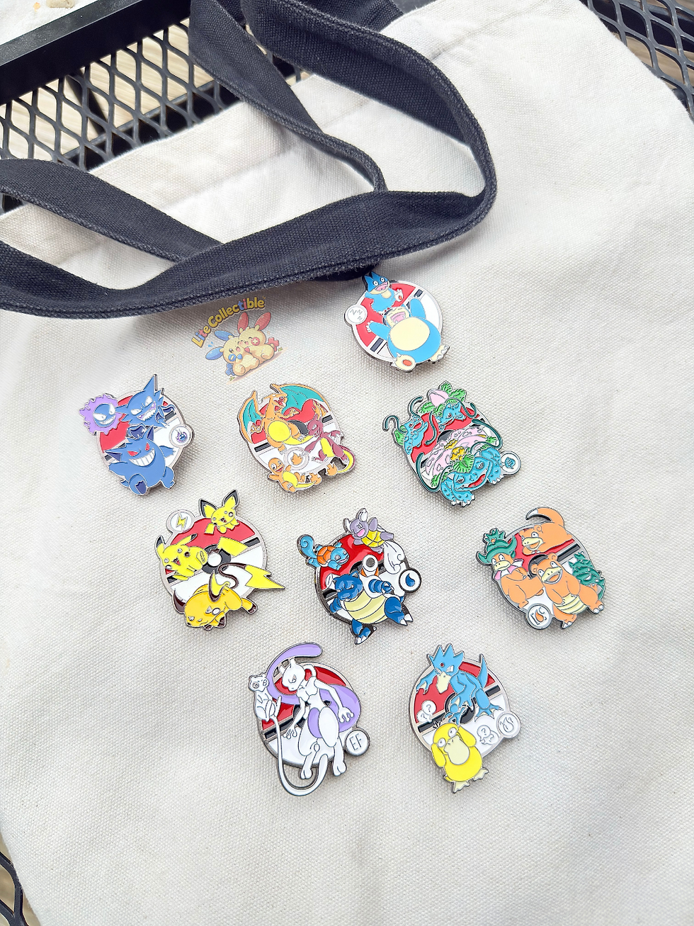 Thumbnail: Pokémon Psyduck & Golduck Evolution Pin Brooch