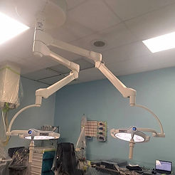 surgical-center-surgical-lighting-operating-room-novatech-canada.jpg