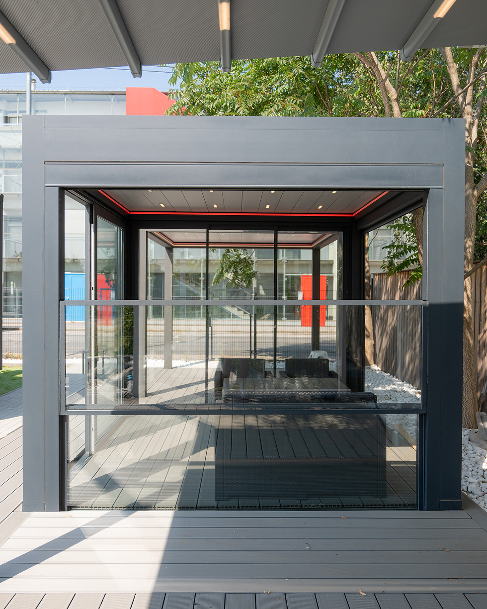 Miniaturbild: Bioclimatic CompactClass mit elektrischem Antrieb und LED-Licht