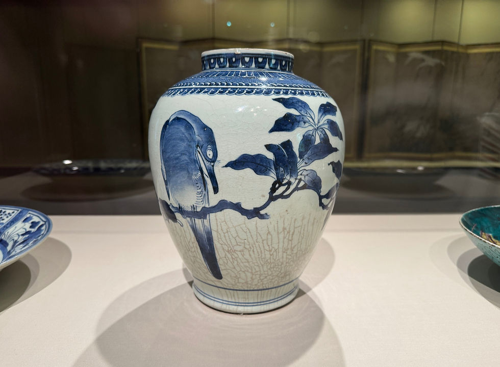 Japanese circa 1660-1680 blue and white porcelain bird vase from Arita, from the Avery Brundage Collection and now part of the Asian Art Museum in San Francisco