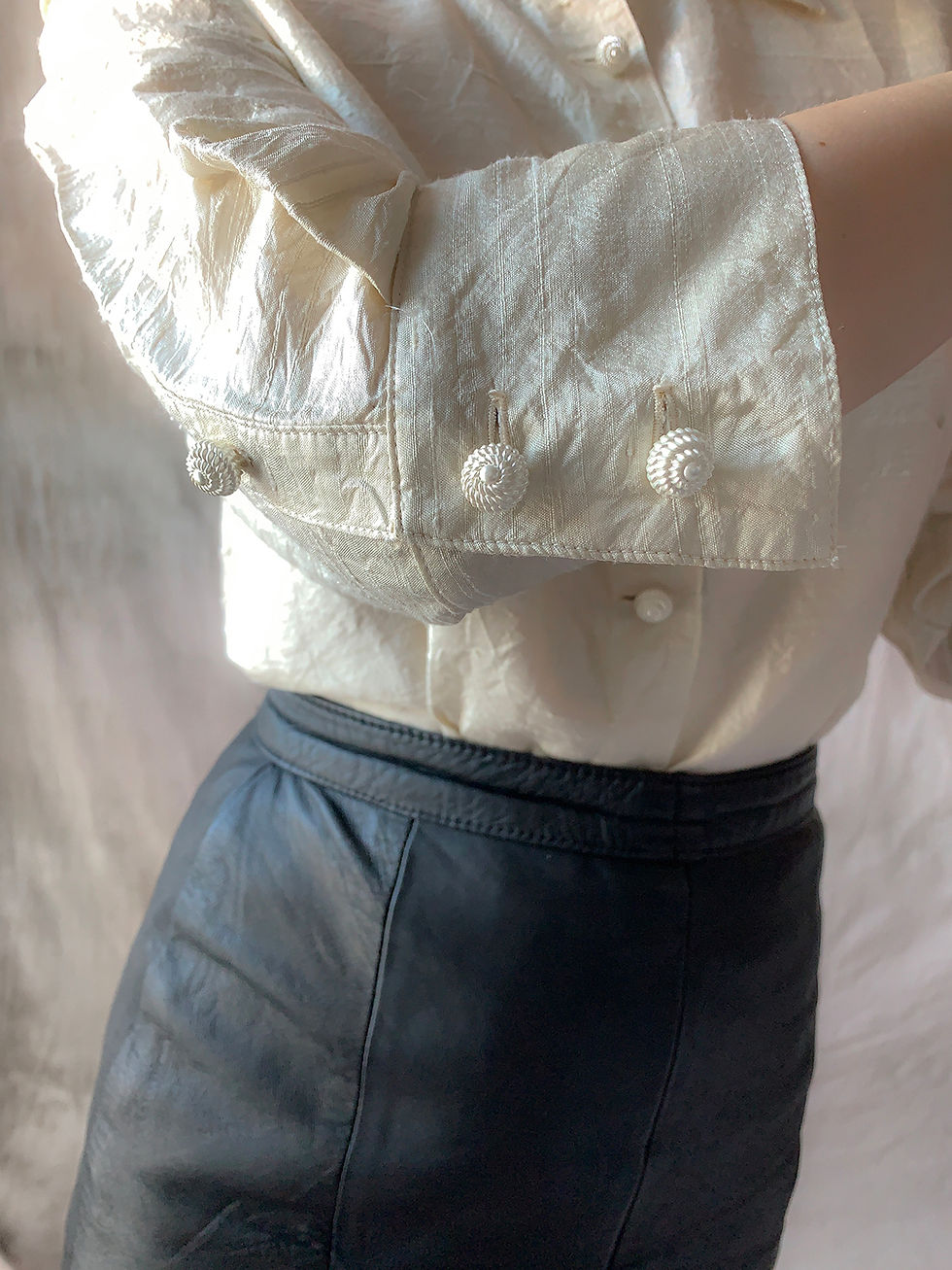 Thumbnail: pearls silk shirt XS