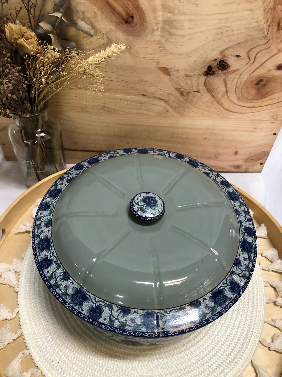 Thumbnail: Peony pot with cover