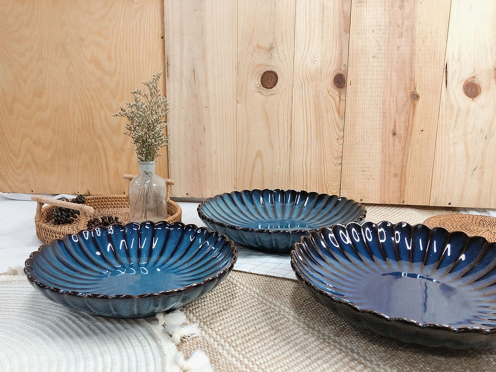 Thumbnail: Scallop x blue | Shallow round Plate (3 sizes)