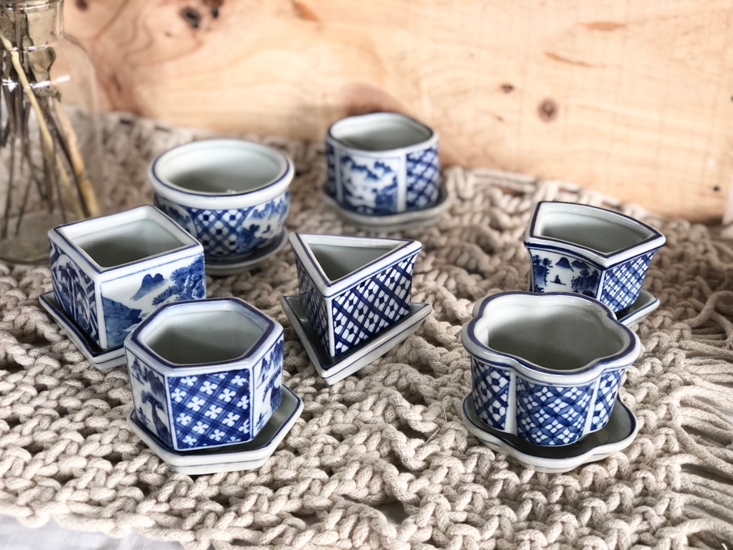 Mini blue and white pot (7 designs)
