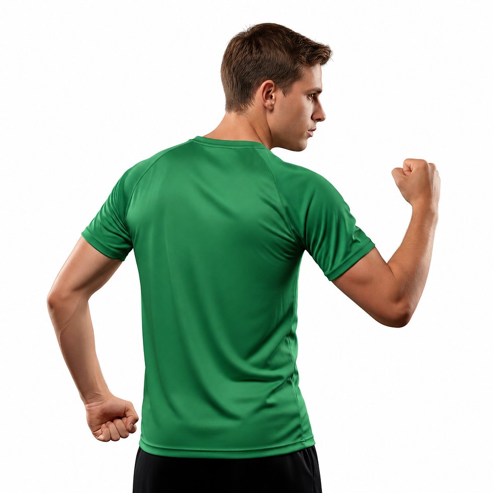 Miniatura: Modelo con camiseta imola verde en movimiento