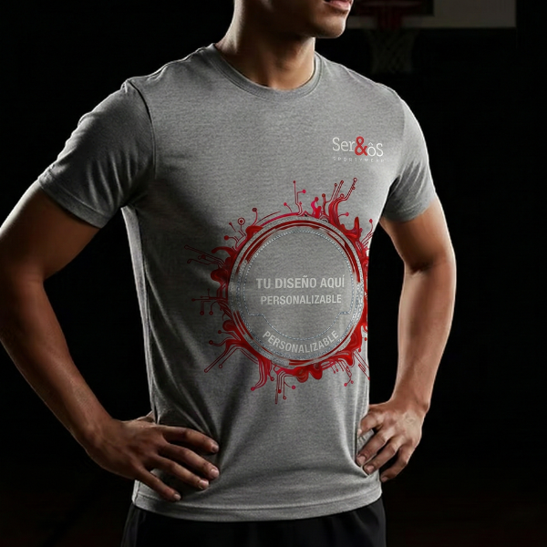 Modelo con camiseta bahrain gris claro de manga corta y ejemplo de diseño personalizado