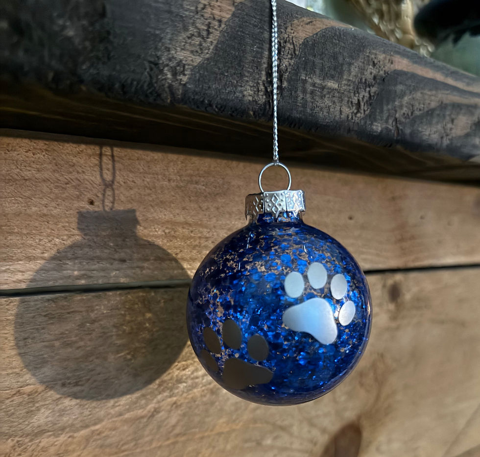 Thumbnail: Small Glass Ornament