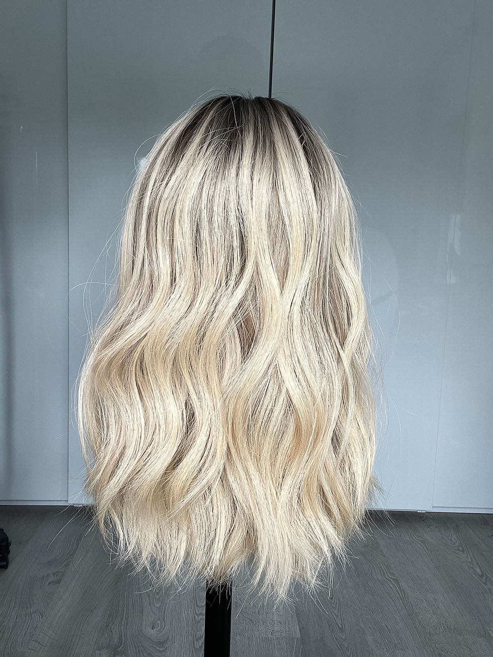 Miniaturbild: Lauren 17" (M) lace top wig
