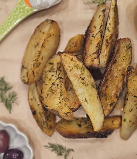 You know those nights when you just need something cozy and delicious, but you also don’t want to spend the whole evening in the kitchen? That’s exactly when I make these potato wedges. They’re crispy on the outside, soft and fluffy inside, and full of flavor without any fussy steps. I love that I can toss everything together, let the oven do the work, and end up with a dish that makes the whole kitchen smell amazing. They’re the kind of potatoes you keep “taste-testing” before they even hit the table.