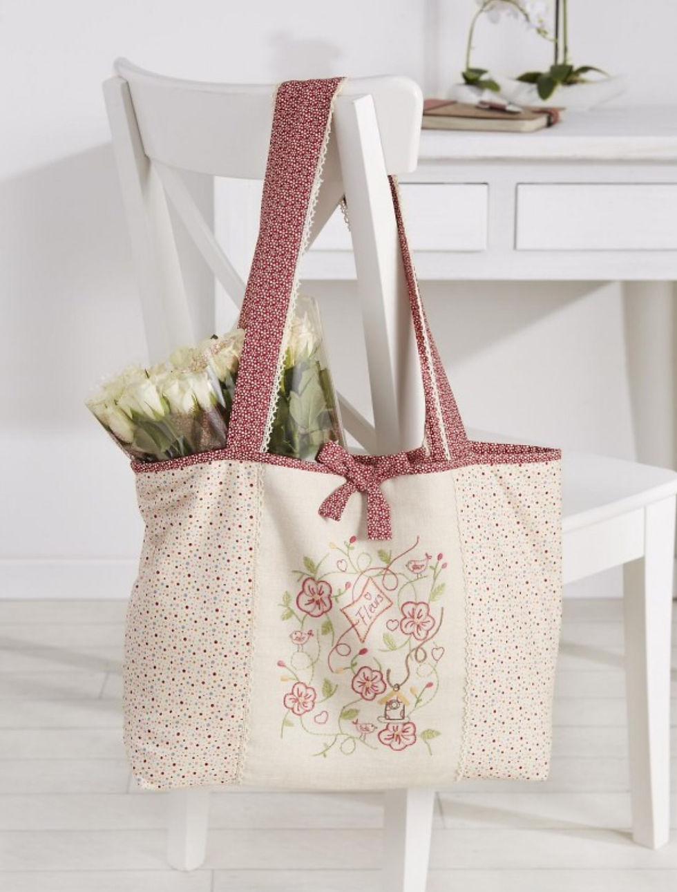 Thumbnail: LES BRODERIES DE MARIE & CIE - UN PRINTEMPS CRÉATIF