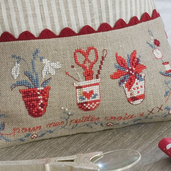 Thumbnail: Linen « Ouvrage » Embroidery bag