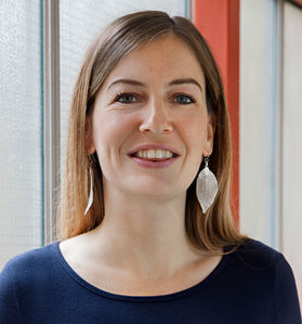 Episode 33. Sharing positive news creatively with Lucy Purdy