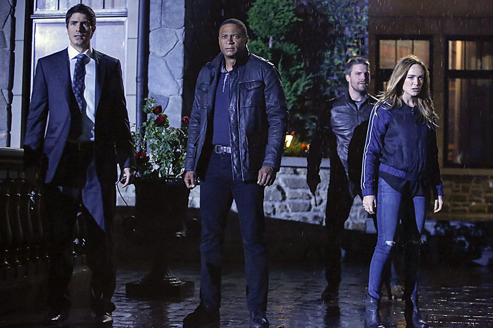 100th episode of Arrow in DC Crossover