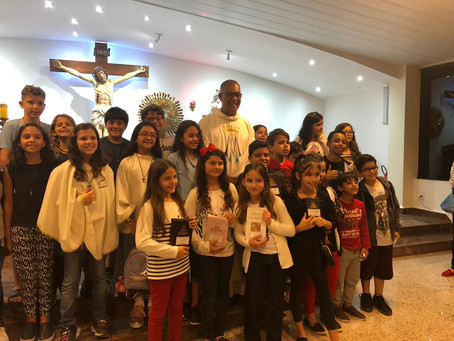 Entrega dos Crucifixos e das Bíblias na Fonte