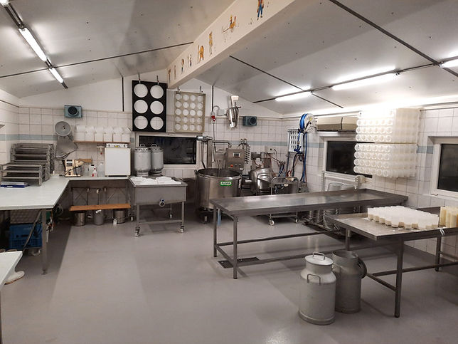 Fromagerie fermière Jura Suisse, Fromagerie Movelier, transformation artisanale, vente directe, produits laitiers, agritourisme