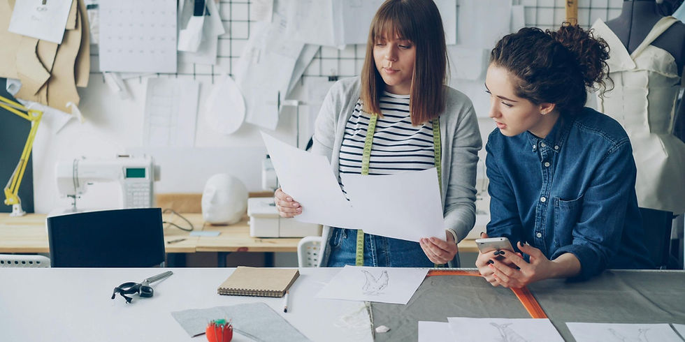 Leader guiding team through change discussion with clarity and direction in a collaborative setting
