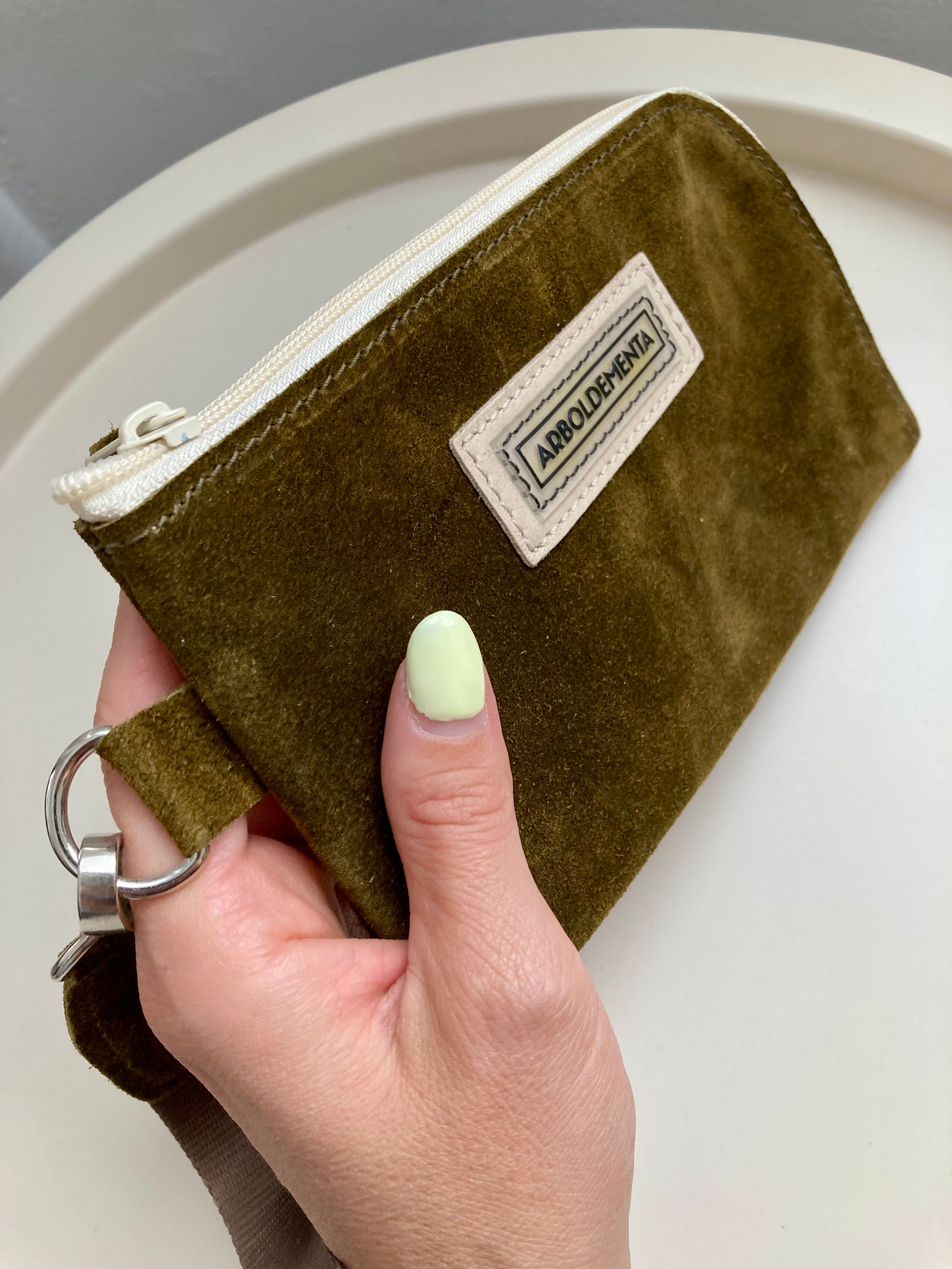 Sobre 3 en 1 de cuero EUGENIA color oliva