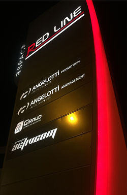 Totem lumineux Angelotti Red Line