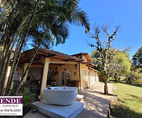 Vendo casa com lindo jardim,área gourmet, ofurô com 3 quartos sendo 1 suíte com terreno de 1.558m² no condomínio Casa da Lua em Resende por R$1.200.000,00