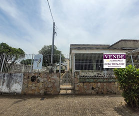 Vendo casa que também  poderá ser excelente  ponto comercial na Rua Governador Portela , Vila Julieta em Resende por R$1.000.000,00

Área do terreno : 664,40m²
Área construída: 301,80m²