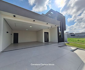 Vendo casa térrea com 3 quartos sendo 2 suítes,  área gourmet com piscina próxima da portaria no condomínio Alphaville Resende por R$1.550.000,00