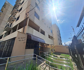 Vendo apartamento com 2 quartos, sendo 1 suíte  no condomínio vila lobos III, bairro jardim Jalisco em Resende por 295 mil