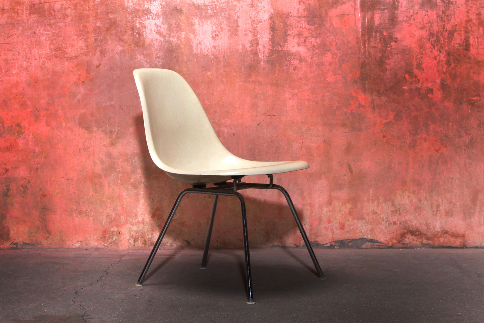 Fiberglass DSX Chair By Charles & Ray Eames for Herman Miller, 1978