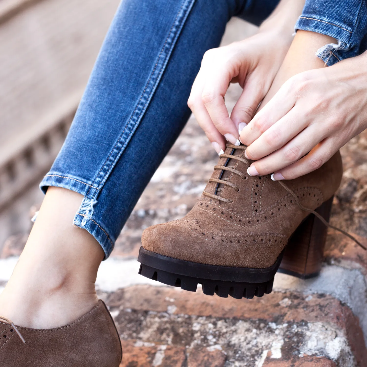 botas de tacón marrones 