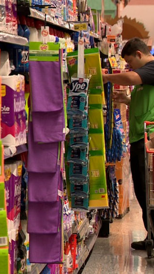 Nova regra exige negociação coletiva para parte do comércio funcionar nos feriados, mas libera 15 atividades. Supermercados ficaram fora das exceções.
