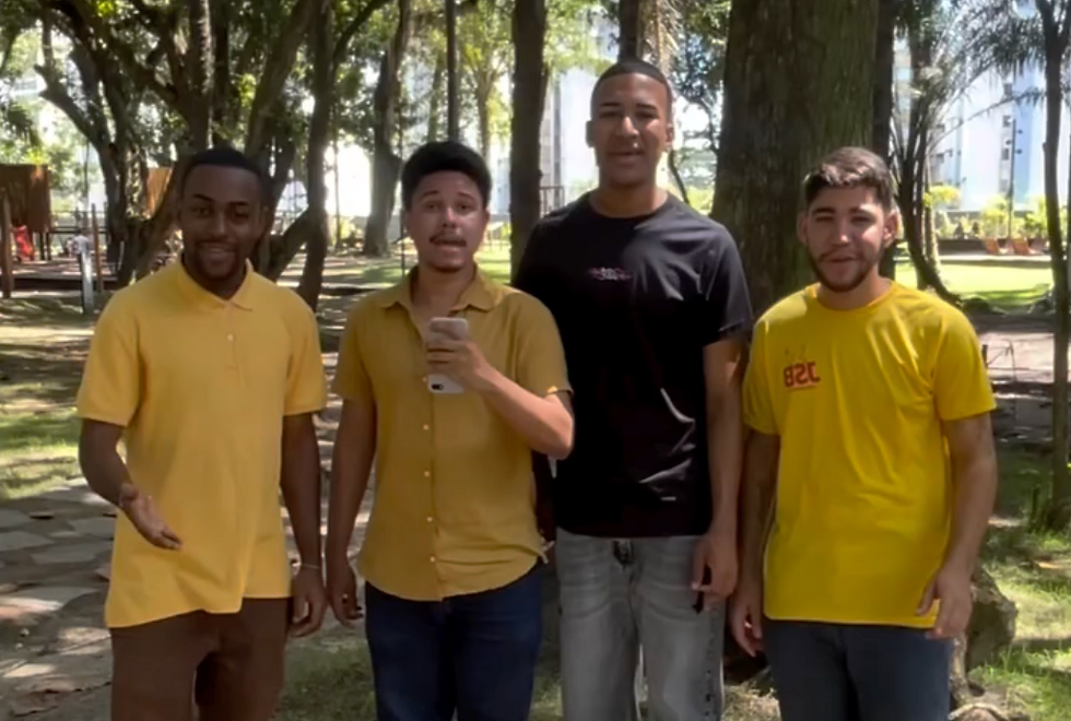 Jovens da Juventude Socialista Brasileira de Pernambuco em vídeo de resposta a Raquel