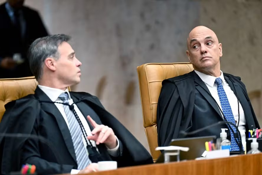 Alexandre de Moraes e André Mendonça durante atividade do Supremo Tribunal Federal em Brasília.