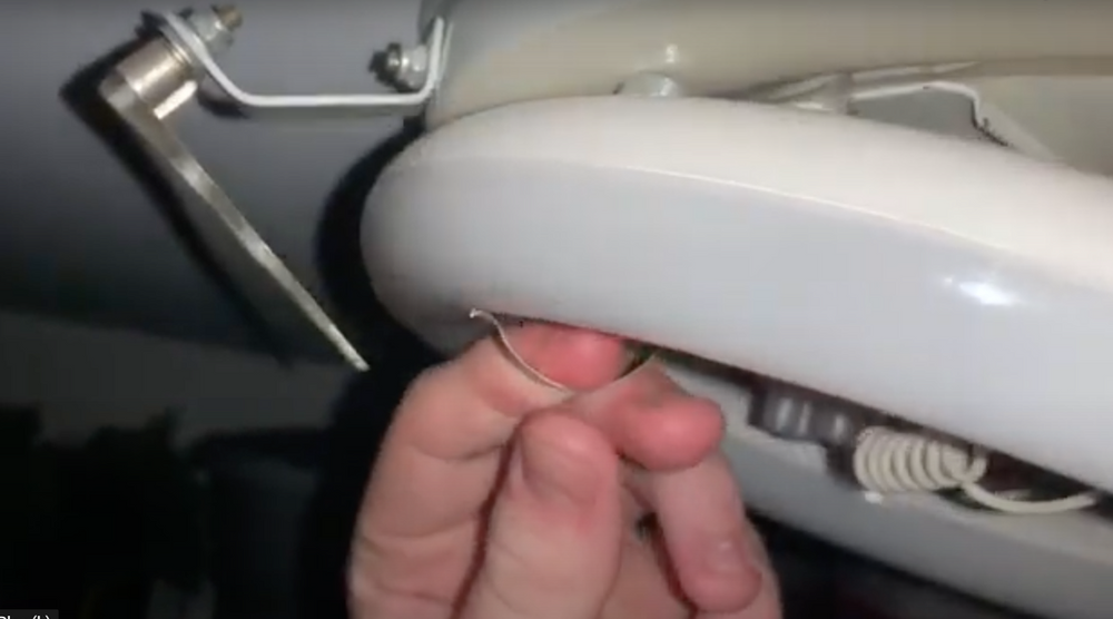 DIY How to Change a Circular Light Bulb Ceiling Overhead Light 22W Bulb [Circular Light Bulb]