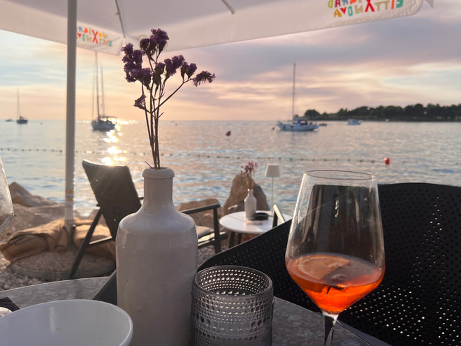 Sundowner nach happy sailing mit unserem Trimaran